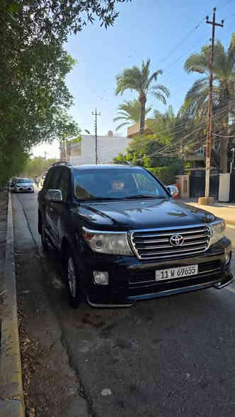 السلام عليكم 
لا ندكوز 14 فطيم مكفوله من الصبغ والضربه 
سلايت 
حساس خلفي امامي
 طفايه مري قلاب محرك 6 سلندر 
كرسي كهرباء شاشه 8 ايرباك رقم بغداد الجديد بسمي مكان سيارة بغداد العامريه 
***********
السعر ٣٥٧ ورقه قفل
