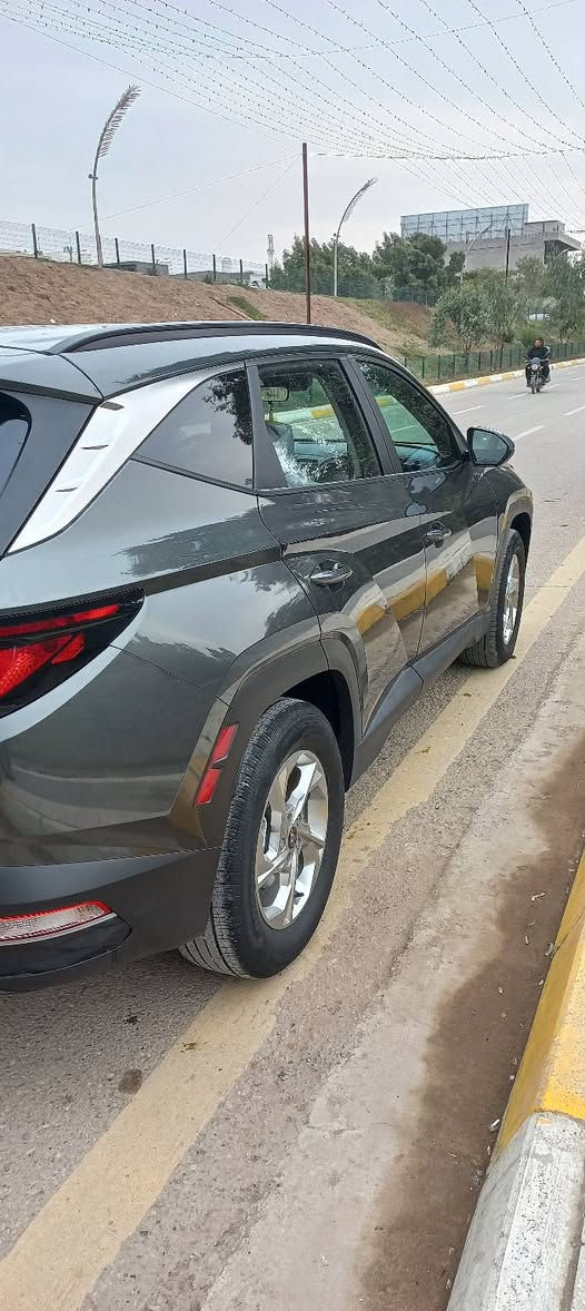 توسان ٢٤ البيع بيها قطعتين صبغ بدون دواخل وشويه بل جامرلغ يم قبق البانزين وحلوب بل قماره والبنيد السعر ١٧٠
مكان السيارة ديالى بعقوبة 
***********
