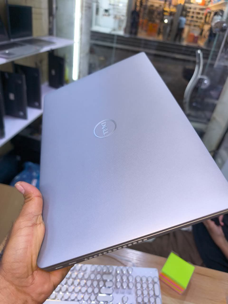 السلام عليكم
Dell Latitude 5520
سعر ٣٢٠ الف
جيل 11
كور فايف
رام ٨ كيكا
هارد 256
حجم الشاشة ١٤ انج
بابل


**إذا كنت صاحب هذا الإعلان وتريد حذفه لأي سبب، رجاءا أرسل رسالة إلى الدعم الفني**