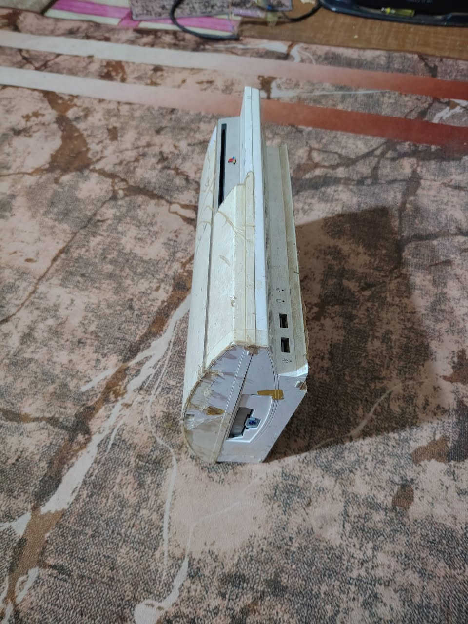 بلي 3 للبيع نضيف بلايلونه بي بس عطل يتصلخ بي  العاب بيش يفيدك أخذه  خاص او رقم ***********
