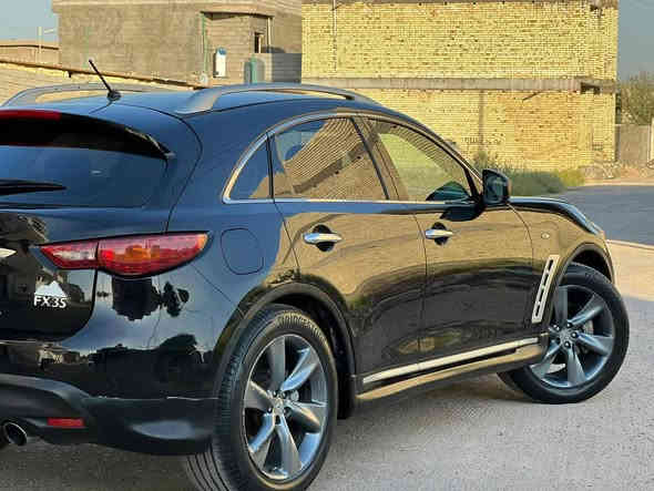 انفنتي اف اكس 35 موديل 10 خليجي صبغ نص جاملغ امامي عكس السايق فقط وتكحيل بالباب بارد مكانين بسيطات مواصفاتها معروفة فول 1/1 السعر 110 متوازي ع بيعتها
رقم اربيل دولي بسمي 
***********
