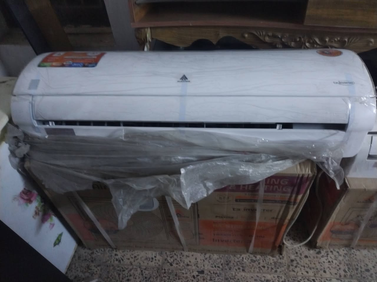 سبلت كري كنتوري طنين صدار 25 شهر ثالث  كامل وجديد
سبلت الحافظ طن ونص انفيرتر
سبلت واحد طن الحافظ عادي
كلهن جدد حبايب *********** الدوره حي الميكانيك
