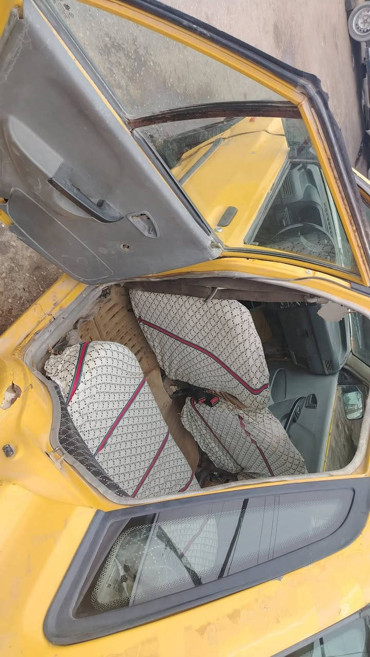 سايبه للبيع موديل 11 مكينه صار اسبوع مجفت حداديه تخم تاير سياره جاهزه حلوه خير من الله مكان السياره نجف السعر 10 اوراق*********** بدون راعيه بيع كوم حديد
