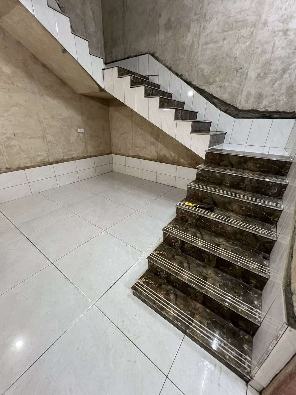 شغل درجه اوله. بورسلين ٨٠/٨٠ سعودي تسليم مهندس ان شاءلله ينال اعجابكم ***********

