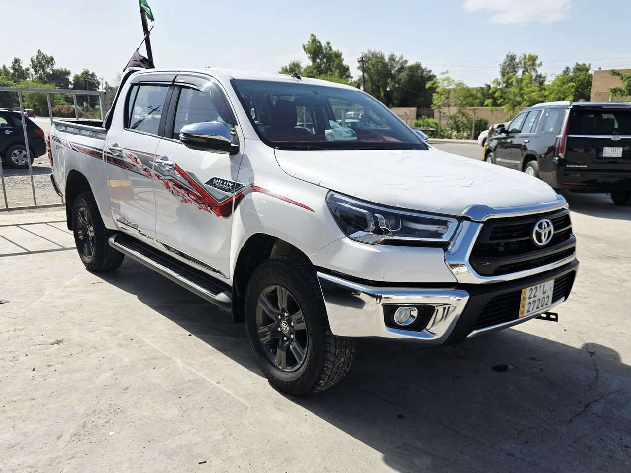تيوتا هايلوكس فور ويل 4X4 للبيع  موديل 2024 ساز فول مواصفات مكفوله كفاله عامه من ضربه وصبغ وتبديل وشخوط شرط سونار سياره جديده بمعنى الكلمة 
محرك 4 سلندر 2700 سوبر
موصفات:
بصمه تشغيل 
تبريد قطعتين 
لد زينون اصلي 
شاشة كبيره لمس
رادار امامي فول مواصفات 
شاحن وايرلس 
مثبت سرعة تفاعلي
كامرة خلفية 
حساسات امامي خلفي 
سبير ما نازل سياره كله بوضع الشركه وكفاله عامه
سيارة وكالة ساز فول مواصفات رقم اربيل دولي بسمي تحويل او وكالة  ماشية 15 الف حقيقي اخت زيرو 
سعر : 330 بيه مجال بسيط جوه سوك  الاتصال على هذا الرقم 
***********
مكاني بغداد
