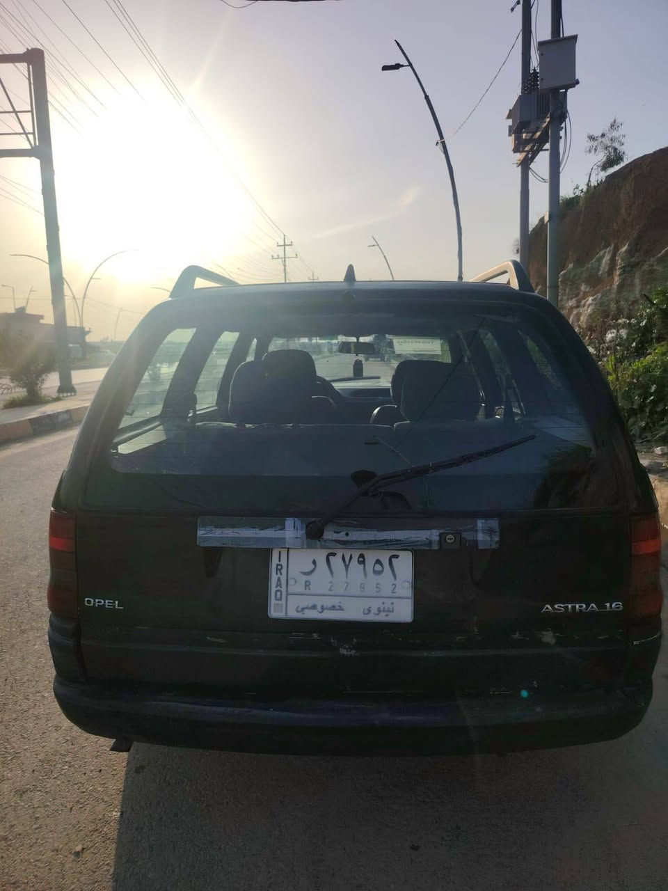 السلام عليكم
مكلف بالنشر
استره استيشن
موديل /1993
40/وبيها مجال للشراي
السياره باسموا 
شرط التحويل
غرمات صفز 
محرك وگير شرط
 التواصل
*********** /بي واتس
***********
