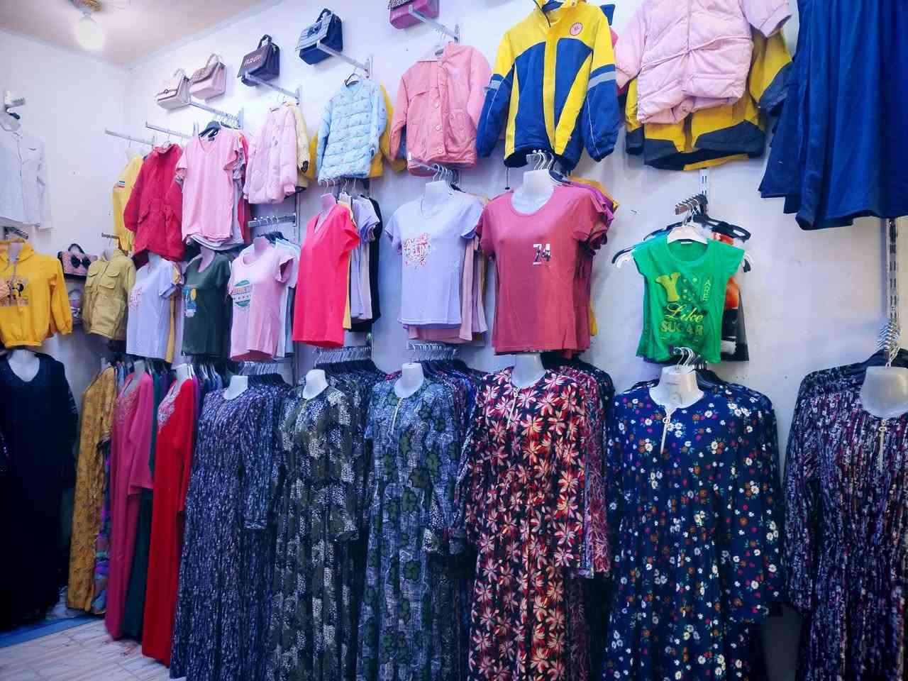 تنزيلات كماليات الأنيق الأسعار بلاش يا بلاش فقط كلمة الله يرزقك للثواب العنوان بابل محاويل ناحية الإمام مرقد الأمام محمد بن الحسن الاسمر ع جمله اكووو ***********
