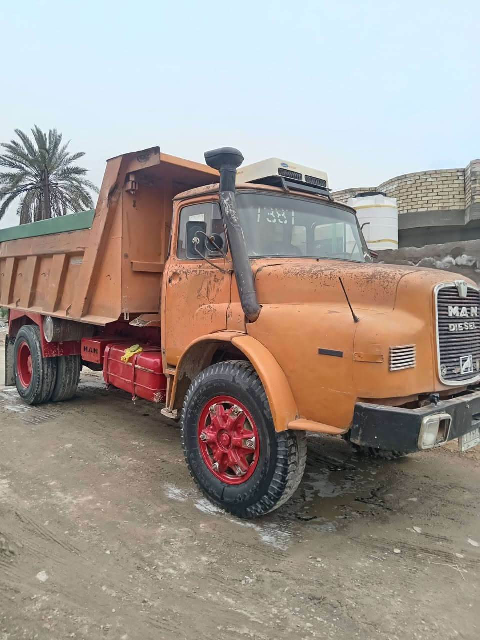 السلام عليكم مأن للبيع رقم انبار ألماني تخم تاير مكينه وكير واكسن مكفول شاصي مكفول السعر 19 المكان بغداد البياع الاتصال على الرقم ***********
