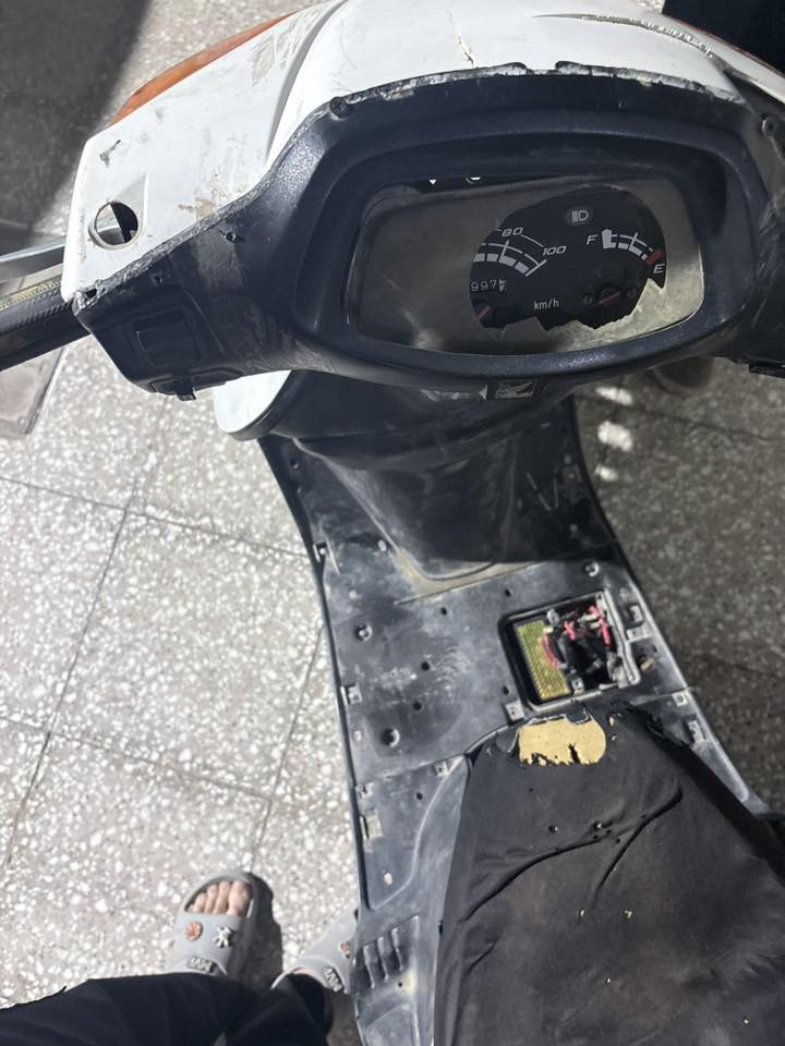 سلام عليكم دراجة سبيسي للبيع دراجة مجفتة سلف يعلك بس شغال بس كفر لمامي تجاري بقية بلاد صالنصة مبدلة كتف باتري ملف جديد جوزة اشاير ميشتغلن بس سيارة نشطة وين متروح بيهة روح قبق هندر موجود بس هندر ماكو من اخير دراجة شك  سعرهة ٢٠٠ وبيهة مجال للاستفسار ***********
