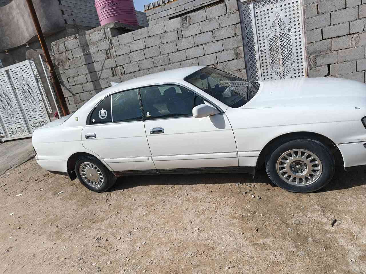 بطه منتصل موديل 2001  السياره جاهزه 
كهربائيات كله شغاله باسمي رقم بصره سنويه تنتهي بشهر 9 سياره مكفوله من الضربه ونقل جثه وكصه 
مرشوشه جماليه كير ياخر بل نمره ال3 فقط 
محرك 2.500 سعرها 50 وبيه مجال بسيط مكان السياره بصرة سفوان رقمي ***********
