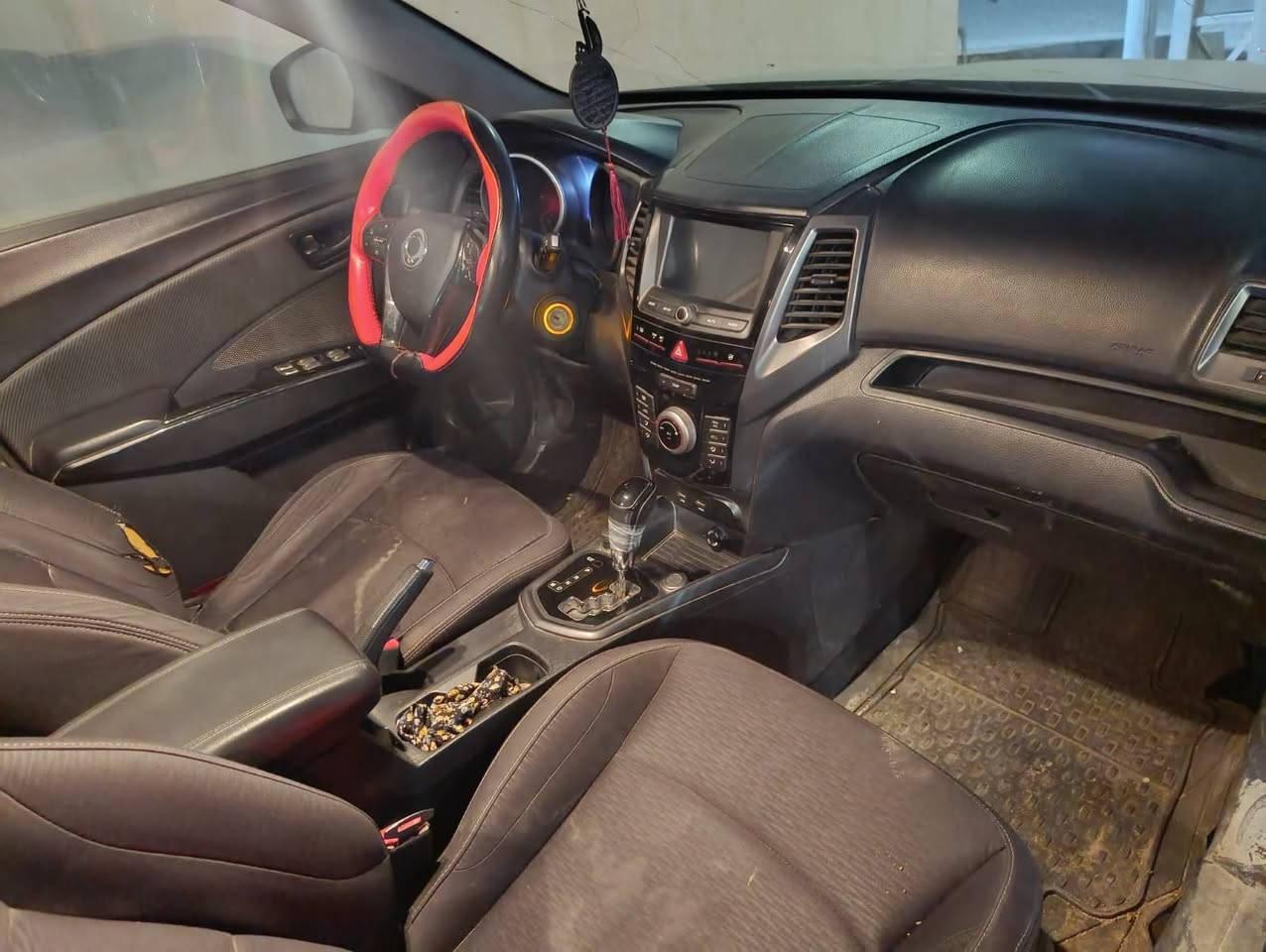 سان يونك XLV وارد كوري اصل
موديل 2016
صبغ فقط جاملغ إمامي بدون تبديل نفسها بلادي مصبوغ بسبب شخط 
بدون ضرر 
 بدون حالوب بدون رصعات بدون تبديل بدون تعديل بارد
سياره نظيف مال بيت
رقم اربيل رقم جديد باسمي
كير اتوماتيك
محرك كاز 
كير محرك بالشرط
سعر 95 وبي مجال بسيط
***********
عنوان كركوك كركوك, العراق
