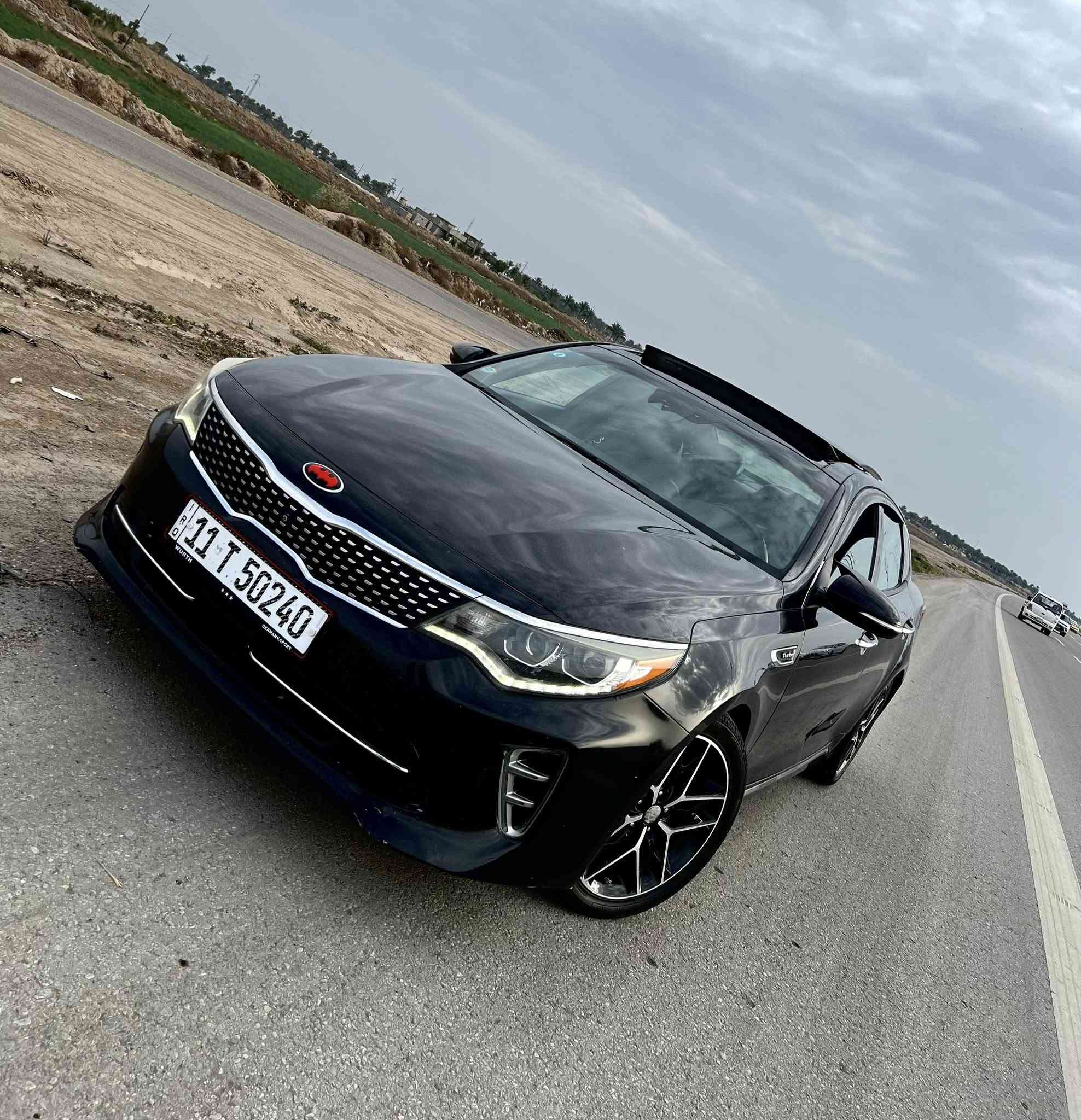 السلام عليكم 
فرصة لا تعوض 🔥 للبيع — كيا أوبتما 2017 SXL (فل أوبشن) 🔥🚗

فرصة مميزة لاقتناء سيارة فخمة ورياضية بنفس الوقت، فئة SXL أعلى فئة بمحرك تيربو قوي وتجهيزات كاملة 👌
🔹 المواصفات:
• محرك 2.0 لتر تيربو بقوة 245 حصان
•كاميرا 360 درجه 
•سقف روز رايز + اناره مخفيه 
• قير أوتوماتيك 6 سرعات
• فتحة سقف بانوراما
• مقاعد جلد فاخر (تبريد + تدفئة)
• تحكم كهربائي بالمقاعد + ذاكرة
• شاشة كبيرة + نظام ملاحة
• كاميرا خلفية + حساسات
• تشغيل بصمة (Smart Key)
• مثبت سرعة ذكي
• نظام صوتي فاخر
• أضواء LED
• جنوط أصلية قياس 18
•وارد امريكي 
🔹 الأمان:
• نظام فرملة طوارئ
• تحذير تصادم أمامي
• تحذير مغادرة المسار
• نظام ثبات إلكتروني
🔹 الحالة:
• السيارة نظيفة جداً
• استخدام شخصي
• جاهزة وما تحتاج أي مصروف
•الممشى (94mil)
💰 السعر: (148$)
📍 الموقع: (محافظة بابل/ الحله)
📞 للتواصل: (***********)

🚨 سيارة فل كامل + تيربو = أداء + راحة + فخامة
