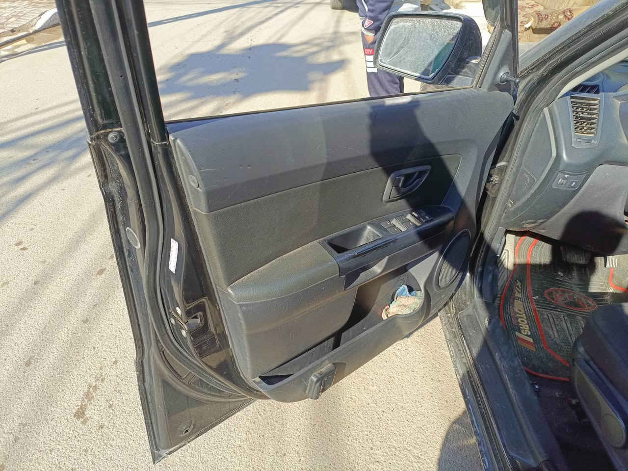 سلام عليكم كيا سول 2012 وارد امريكي 1600 GDi حدث بنيد فقط بقي مكفول محرك كير مكفول صدر نص عمر سيارة حلوة عنوان الشهداء البياع  سعر 90 //// ***********
