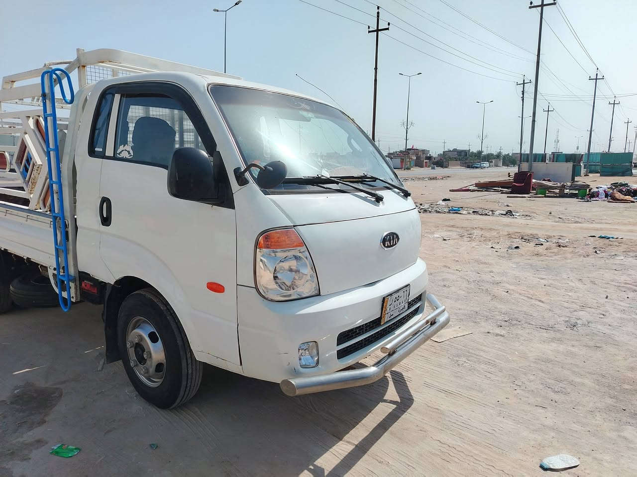 السلام عليكم 
كيا بنكو فحل رقم بصره  
مديل 2011
بأسمي تحويل مباشر 
السياره جاهزه من كلشي 
حداديه جديده توه شادها 
تخم تاير  ياباني جديد  توه شادهن 
مكينه وكير مسكر محور بم ونوزل توتني شادهن 
سياره خير من الله كبل لشارع كلشي ما تخسر عليها مال جناي 

العنوان البصره الهارثه 

رقم ***********
