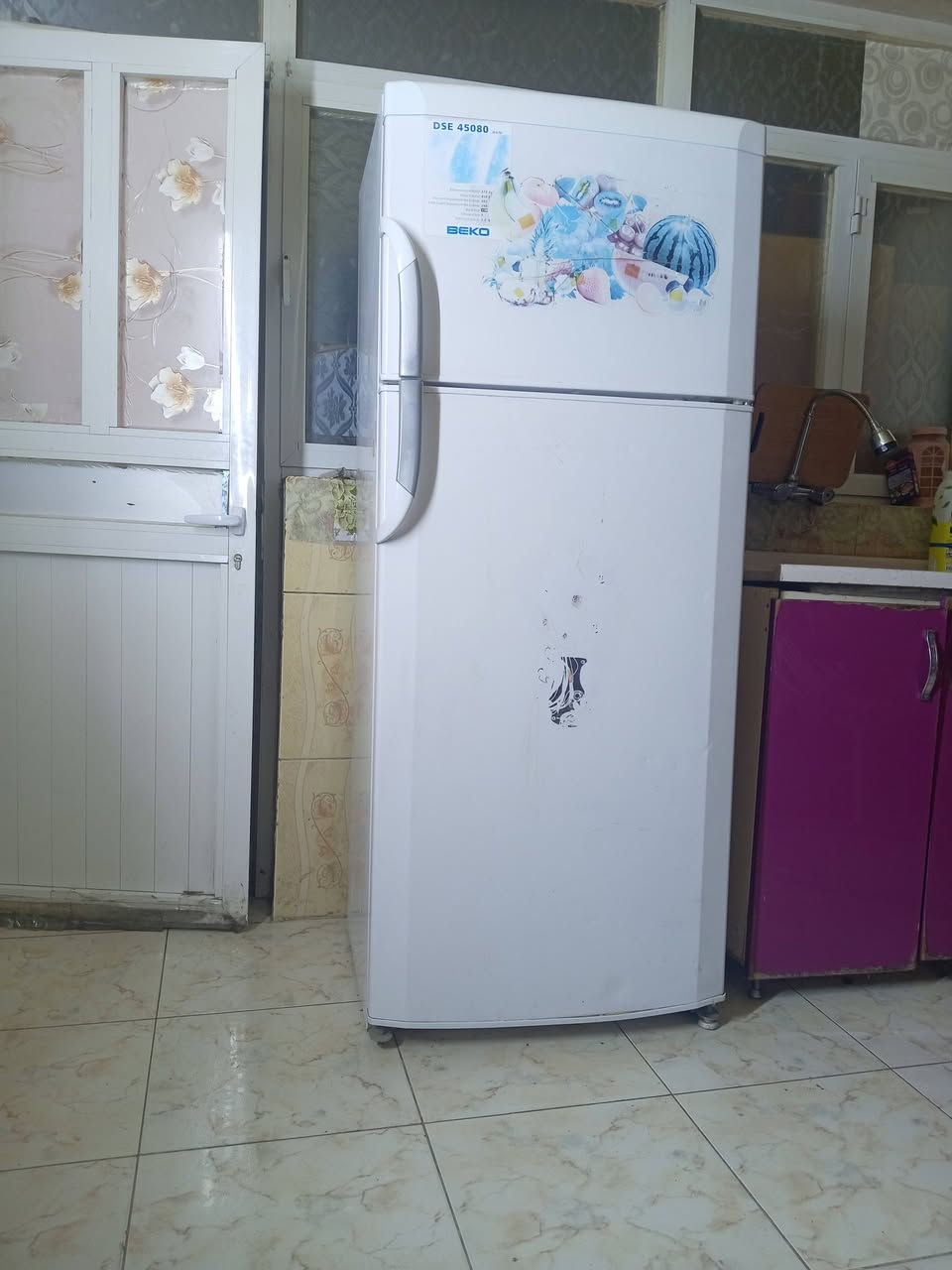 ثلاجة بيكو نظيفة ومامصلحة ١٨ قدم
تواصل واتساب *********** فقط
