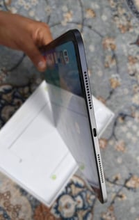 آيباد برو M5 • ذاكرة ٢٥٦ • بطارية ١٠٠٪
