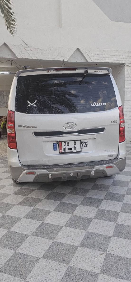 سلام عليكم سياره للبيع ٢٠٠٩ مفتوح ومحور مكينه ١٢ قبق اسود كير اوتو مكلف بل نشر***********
