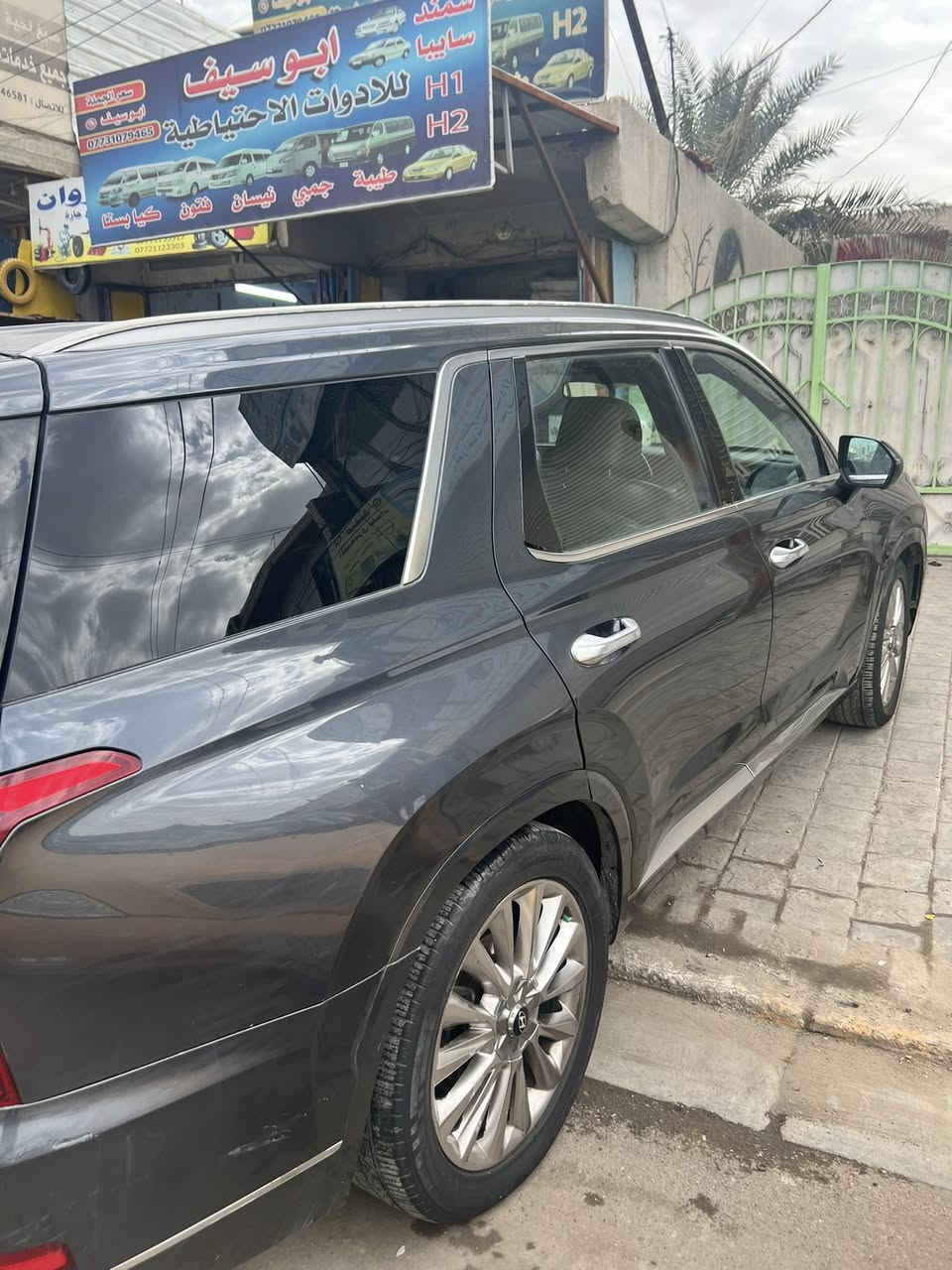 بلسايد للبيع لمتد مواصفات 1/1  اللون فيلي موديل 2020 حجم المحرك ٦ سلندر 3800 بنراما كشنات تدفه تبريد مساجات 7 راكب  السياره بسمي وارد امريكي بيها جاملغ وبنيد وبيع طخه خفيفه بلجنطه علبارد كلش خفيفه  السعر 240 ومجالها بسيط للاستفسار واتساب ***********
