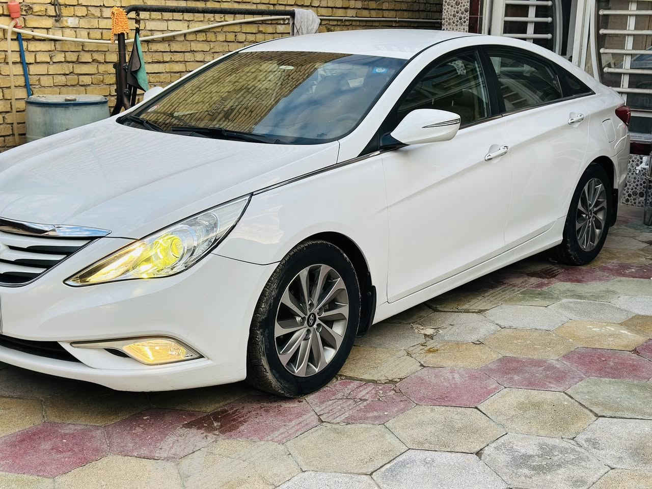 السلام عليكم اخوان .
@السعر 143 مجال جدا بسيط حك الجية 
⚔️ ⚔️ ♥️ سوناتا للبيع خليجي13 شكل 14 الشركة العامة للسيارات رقم بغداد 🚶 ماشية 136 حقيقي تدك جرس ب 120
مواصفات ⚔️ ⚔️ ♥️ حساس خلفي مري شفط كشن كهرباء تبريد قطعتين اشاير بالمري ويل سجينة تحكمات ستيرن 
شفتات بالستيرن 
⚔️ 🗡️ مكينة 2400 دوش جديدة كلش بدون تنقيص وبدون بخار نهائيا مفتوح قبق ولفات
حدادية جديدة تخم تاير جديد
غرفة كلها جديدة 
⚔️ ⚔️ سيارة كلش كلش نظيفة مال جناي رقم بغداد الماني شرط تحويل مباشر 
🚶 ماشية 136 حقيقي تدك جرس ب 120
مكفولة عدا بارد بسيط جدا بالباب شرط السونار
***********
العنوان بابل الحمزة الغربي 
السعر 143 مع مجال جدا بسيط حك الجية
