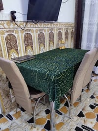 ميز طعام • ٦ كراسي • قابلة للتكبير