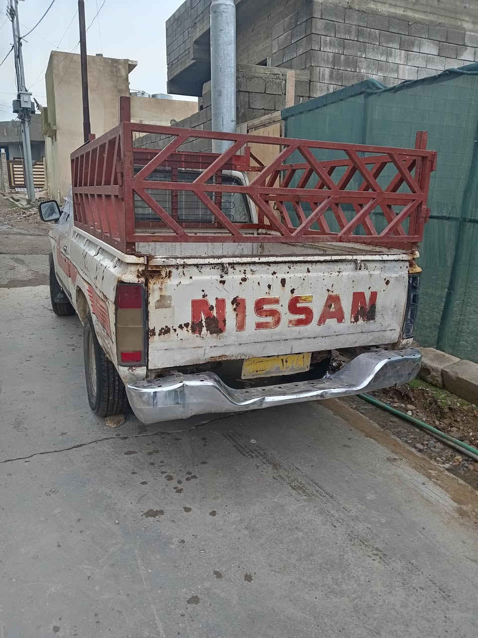 سلام عليكم بيكم نيسان للبيع مكينه و كير ما بيهم شي رقم اصفر عندي وكاله عامه وصاحبها موجود  وبيها كابون بانزين ورقي  مكان السياره موصل حي القوسيات سعر 14 ورقه وبيها مجال للطيبين هذا رقمي ***********....
***********
