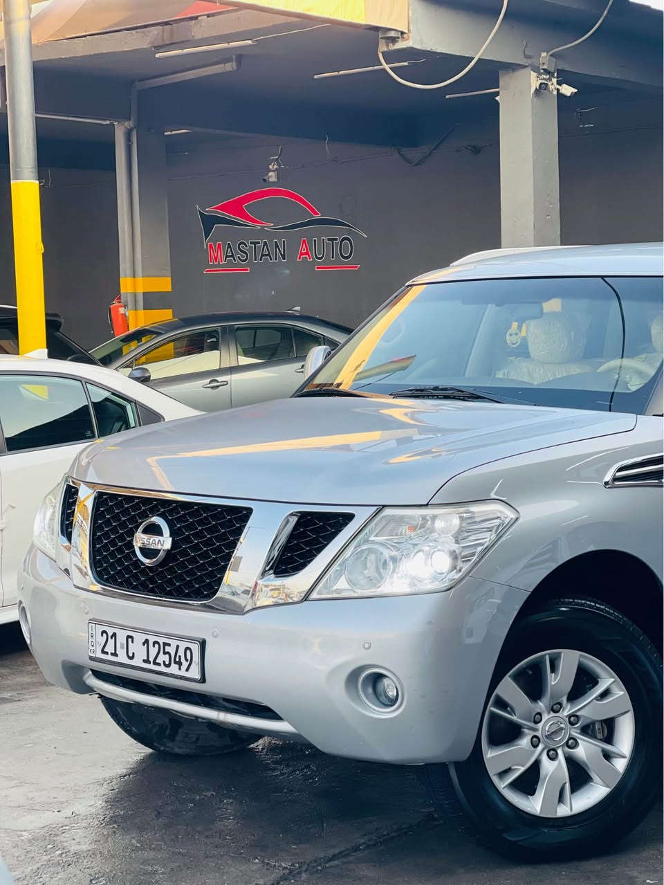 نیسان پاترۆل 2012 
مواسەفات دەرەجە ٣ se 
مەکینە بچوک مەرغوب 
سفری ئێرەیە سەیارەکە دووەم دەستە 
ناوزەرد ئاوێنە شەفت کوشن کارەبا حاسەی پێش و دوا
٥ مۆدی لێخورین سەلاجە و تەبرید مەرکەزی 
مەکینە و گێری نەکراوەتەوە ١٥٠ هەزاری حەقیقی رۆشتوە 
بەناوی خۆمانەوەیە تا ٢٠٢٩ باتری و تایەی تازە کامل سێرڤس کراوە سەیارەی ماڵەی خۆمانە 
تەنها نیو دەرگای پەمپە لەسەر شوخت 
هەموو گیانی بەشەرت سۆنەرەکەیم داناوە
لە سلێمانیم
***********
نرخی 207 گەڵا السليمانية, العراق
