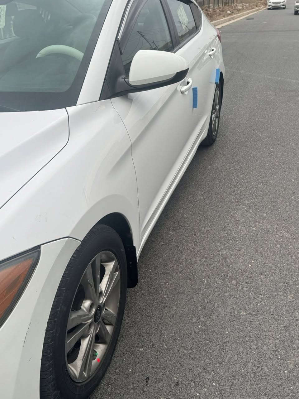 السلام عليكم 
للبيع النترا 2017 
رقم ارييل تحويل مباشر 
موصفات
تخم تاير 
شاشه 
كامره خلفيه 
تحكم استيرن 
مثبت سرعه
مودات قيادة سبورت، ايكو، ؏ــآدي 
السياره جديده داخله كلين السونار مرفق بــ منشور 
السعر 116 وبيه مجال 
الرقم ***********
العنوان بغداد
