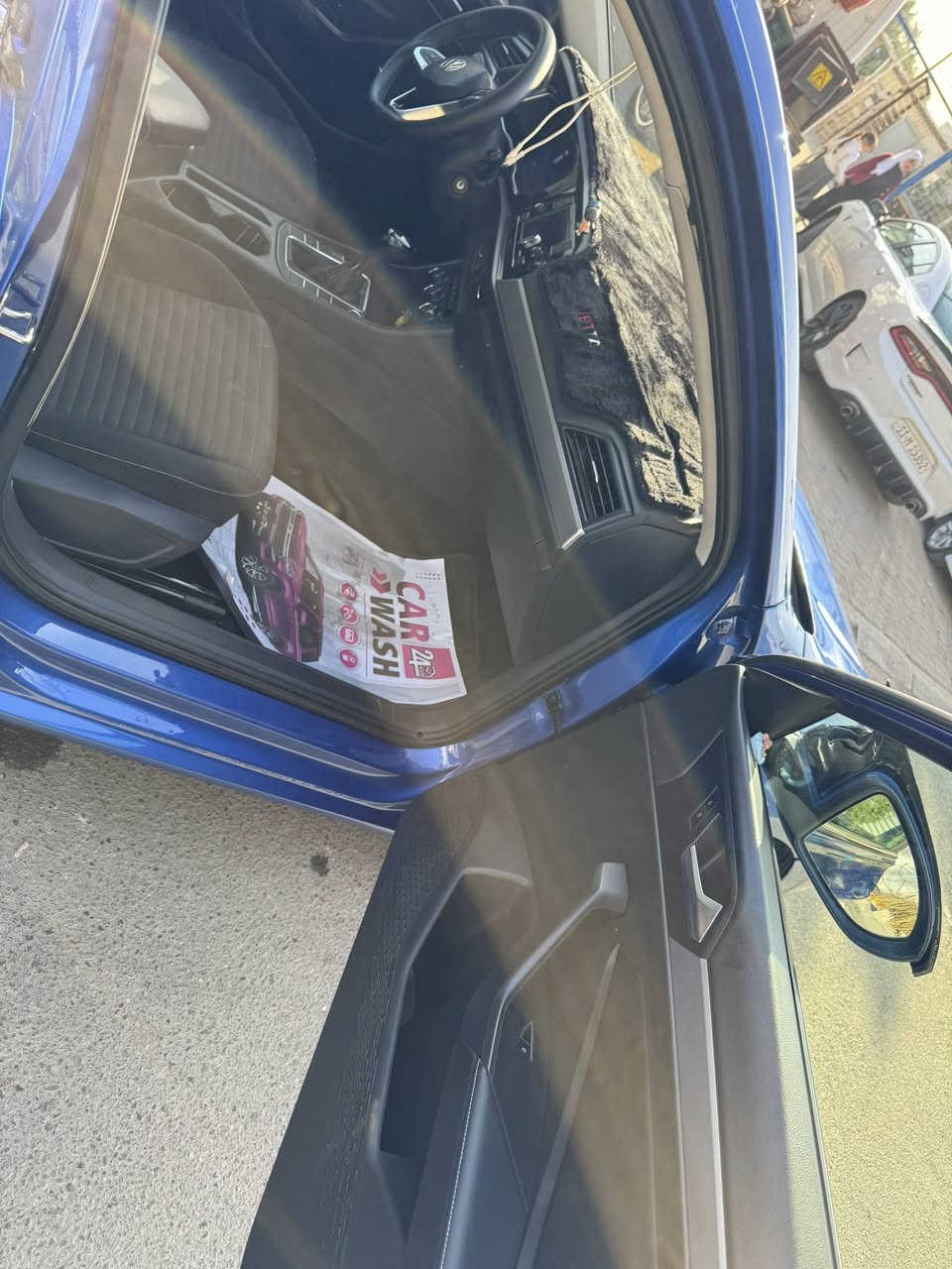 سلام عليكم
فولكسواكن جيتا 2022 سياره جديده نص فول 

بيها بنيد وجاملغ النفر صبغ فقط بدون دواخل بدون كلشي 

المواصفات

شاشه العداد كبيره دجتيل: 

رادار امامي 

رادار جانبي 

رادار خلفي  

كامره خلفيه 

تحديد مسار 

تحكمات ستيرن 

سايد بريك بصمه 

شاشه كبيره 

لايت زنون بلادي

بكلايت ليد  

وباقي المواصفات المعروبه 

سياره جديده بمعنه الكلمه واحلى من الصور 

ماشيه 50الف كيلو  رقم اربيل بأسمي هزه وسنويه ورقم كله جديد تحويل ثاني يوم 

مكان السياره : بغداد شقق الصالحيا
***********
