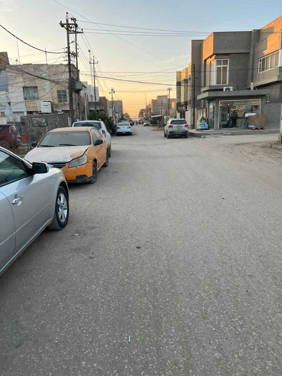 السلام عليكم 

بيت __ للايجار __ للايجار __ للايجلار __ 

المساحه  //        300       متر 

الموقع // حله // نادر الثالثه // 

للاستفسار //     ***********
