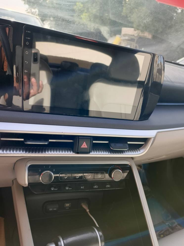 مواصفات
كشن كهرباء 
لايت اربع عدسات
لد خلفي متصل 
جنطه بصمه
حساس خلفي 
شاشه كبيره 
كامره خلفيه
مثبت سرعه
تحكم جهتين
اربع انواع قياده
او بعد بيه موصفات معروفه 
سياره احله من الصور 
رقم تليفون
*********** الرفاعي, ذي قار
