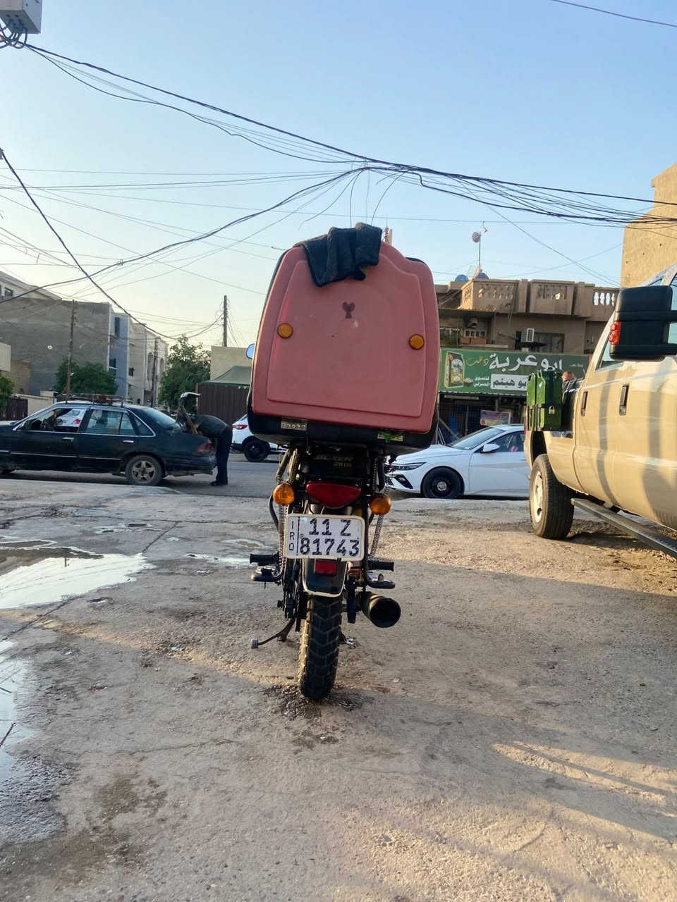 دراجه بوكسر جبلي
موديل ٢٠٢٣ 
رقم بغداد انكليزي باسم تحويل ثاني يوم 
دراجه نضيفه بيها بس محرك مجفت جديد وغراض كله اصلي داجه مكفوله من شاصي ومن كلشي 
السعر ٢٢٠٠ وبيها مجال 
مكان حي الجهاد 
***********
