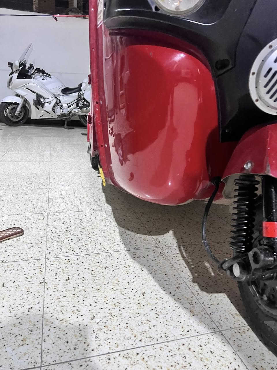 سلام عليكم تكتك مديل ٢٢  رقم  وسنويه تحويل ثاني يوم البدي  كفاله لا بارد ولا صبغ ولا معجون التكتك بلاديه  المكينه مجفته المكان بصره تنومه السعر 8500وبيه مجال شي قليل  رقم الهاتف ***********
