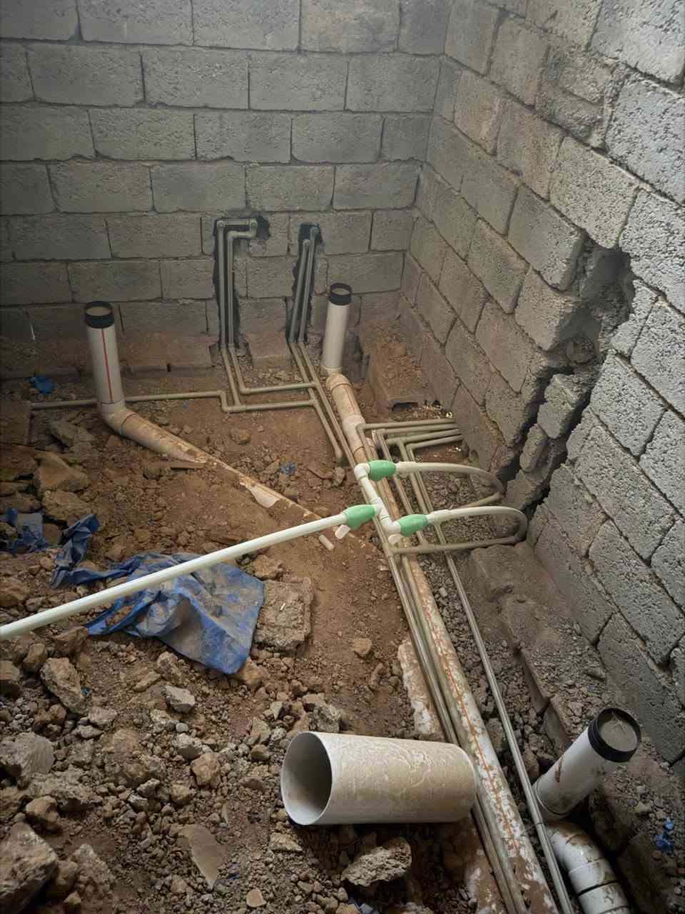 للبيع هيكل مئسس ماء ومجاري مسيج وباب حوش  حمامات عدد 2=غرف 2+هول ومطبخ وربعه الموقع حي المستقبل مقابيل قاعه ليان يبعد عن السايدين 150متر السعر المطلوب 36 قابل للتفاوض والسوگ كلشي بي حسب المناطق رقم الهاتف ***********
