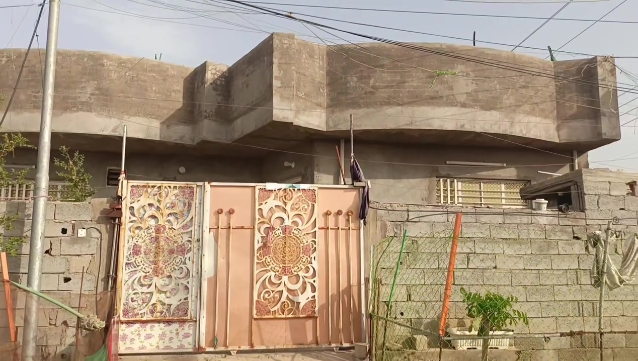 السلام عليكم ورحمه الله
بيت للبيع بغداد المدائن ناحيه الواحده منطقة الحريه 
البيت واقع حال بناء حديث  للاستفسار التواصل #*********** سعر خاص
