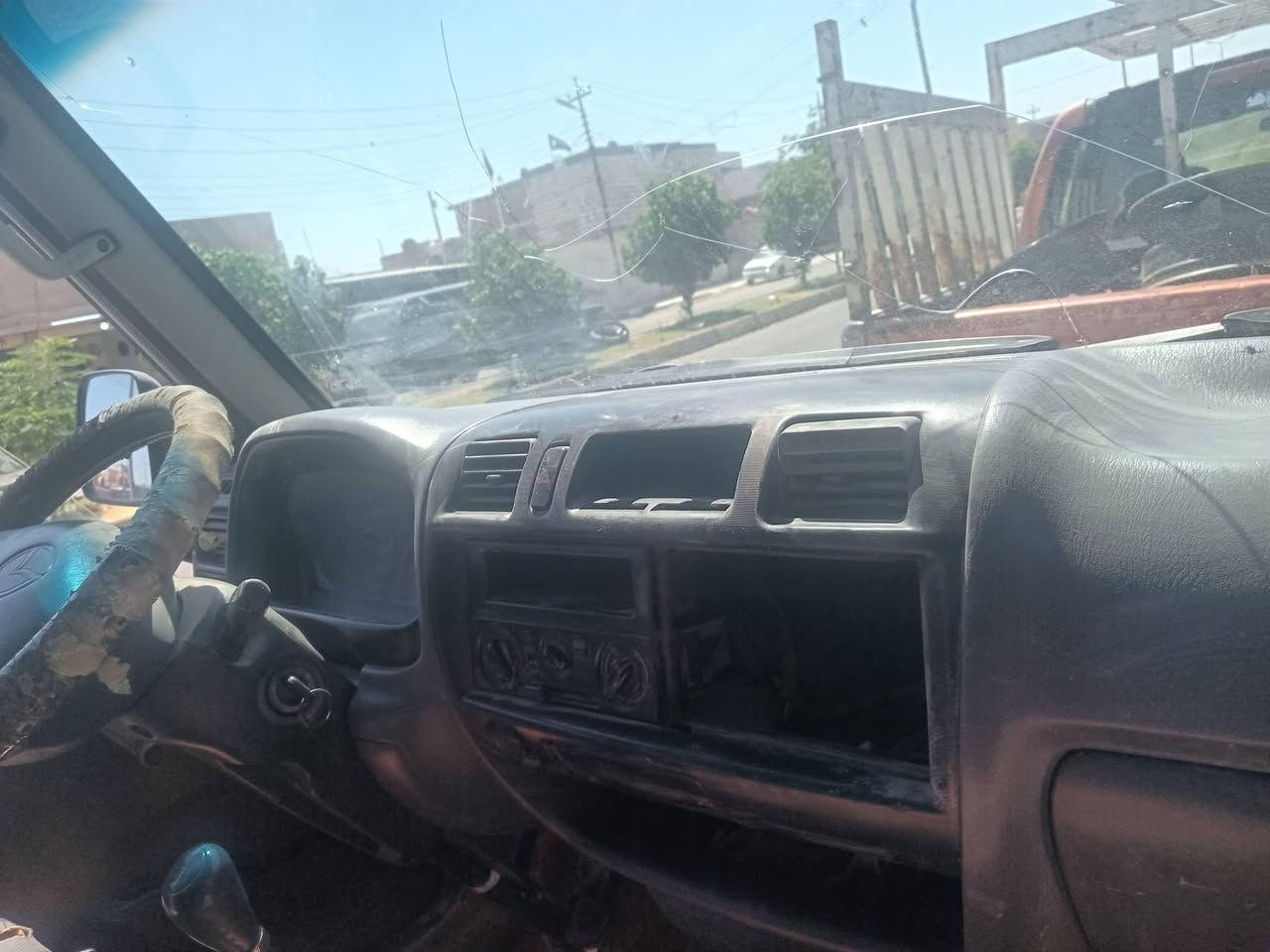 السلام عليكم  اخوان مازده باص مديل ٨ مال مزاد محرك كير اكسن ممتازات كشر بلادي يحتاج مكانات عل بارد سياره حلوه تترقم بغداد  اريده٤٧. بيه مجال موجوده بكربلاء الاتصال ***********
