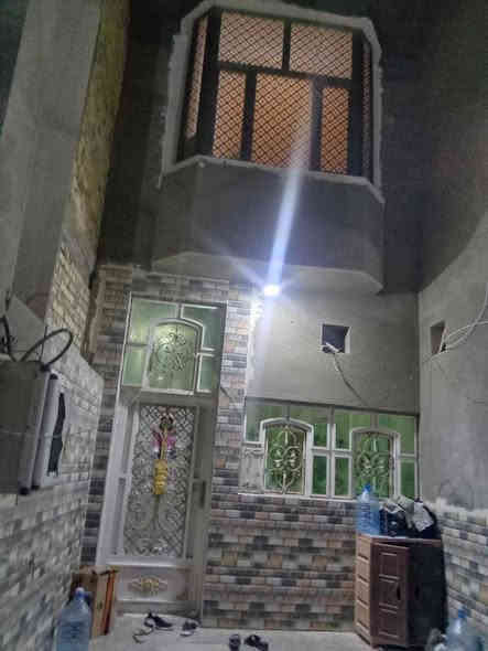 مكتب العداله للعقارات
بيت للبيع ٢٧٤ متر بالصياغ طابو بستان خلف اعدادية المثنى بالفرع طابقين كونكريت مسلح بناء جديد 5 غرف نوم الطابق الأول غرفتين وصاله كبيره وبراني صحيات خارجيه وداخليه مطبخ كبير الطابق الثاني ثلاث غرف نوم صاله كبيره صحيات السعر ١٩٠ مليون قفل الاتصال على الرقم *********** ابو عماد الظالمي عنوان المكتب في القشلة قرب مطعم ابو احمد او حسن المصور او ***********
