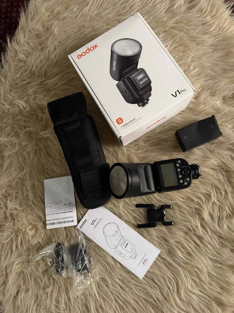 فلاش احترافي Godox V1 Pro
- إضاءة قوية وناعمة

- مناسب للمصورين والمحترفين

- بطارية قوية تدوم وقت طويل

- يدعم TTL و Manual

***********

ديوانية

توصيل موجود
