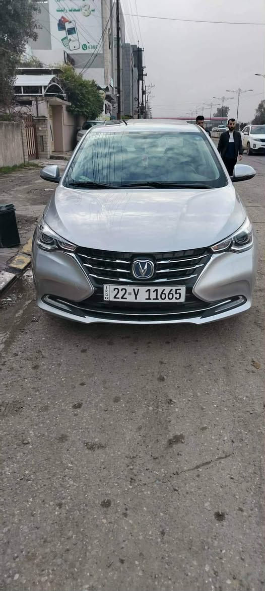 السلام عليكم شانجان سفن للبيع موديل 2025فول مواصفات كير توماتيك ماشي 18الف جامات كهربية ومريات كهربية السيارة جديد السعر دفتر وخمس ورقات وبيه مجال رقم الهاتف ***********
