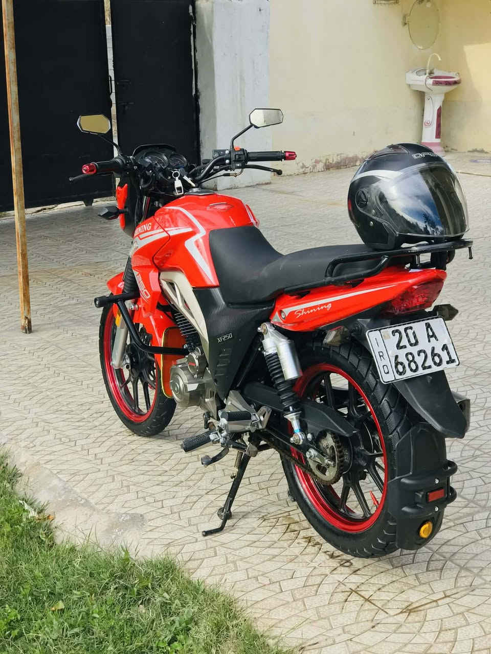 السلام عليكم اخواني عندي شاينك 2023 رقم ديالى باسمي تحويل ثاني يوم هزه جديده سنويه تنتهي 2030 محرك 250cc دراجه مكفوله من التاير للتاير 6نمر دراجه خير من الله اخوان هاي دراجه آخذته اني اشتغل وشغلي ماتفيد هاي الدراجه اريد اروس ويه دايون الي يحب يرواس يراسلني دراجه خير من الله اذه بيع ب٢٤٠٠ مكاني بغداد شارع حيفا ***********وتساب
لحد يكسر وهوه مايعرف سعرها 💖
