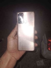 جهاز انفنكس هوت 12i ذاكرة 64 مواصفاتة موضحة بالصورة 07779644010 واتساب...