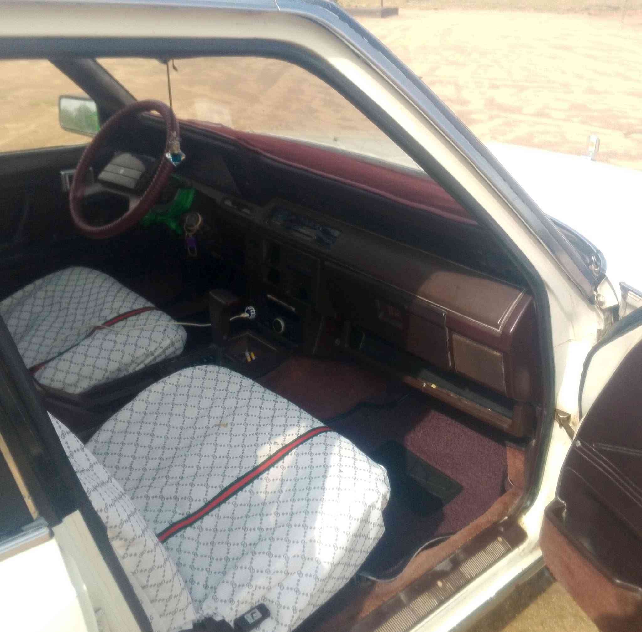 مكانها بصره سفوان 
السعر 48 وبيها مجال قليل 
رقم الهاتف ***********
