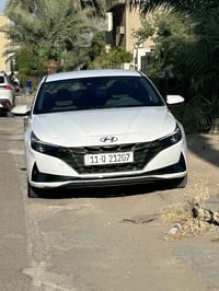 النترا هايبرد بلو موديل 2023 (السياره حادثها بنيد سطحي ومبدل بنيد يلاد...