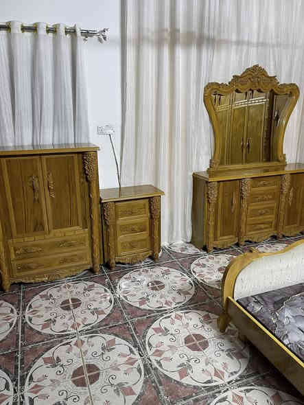 غرفه أخشاب. صاج. صار شهرين من فصلناهه   سعر مليون وستميه ١٦٠٠.  الاستفسار. ***********
