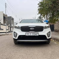 كيا سورنتو خليجي  رقم بغداد الماني بسمي  لون ابيض  موديل ٢٠١٧ ٦ سلندر ...