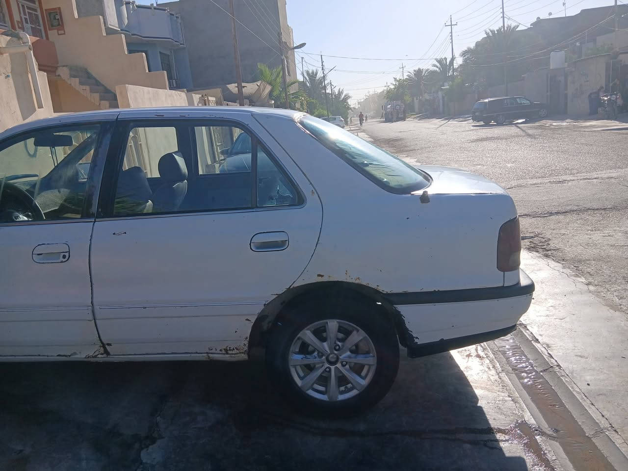 السلام عليكم من رخص الدامن 
البيع سياره الانترة موديل ٩٣
دمعه الون أبيض 
محرك كير خير من الله 
جام كهربائي 
كيجات كلها شغاله كيلو متر ورون وحماوة وبانزين 
مسجل بلتوث 
رقمها ديالى 
بسمنه
سنويه ال بعد سنه بيها 
كير عادي
صدر جديد أمامي وخلفي
كشنات جلد وكاعيه
طباين ٤ جديد 
سياره حلوة مال شغل 
السعر ٢٠ وبيها مجال الشراي 
مكان السياره بعقوبه التحرير 
***********
الشتري بي خير ويدلل
