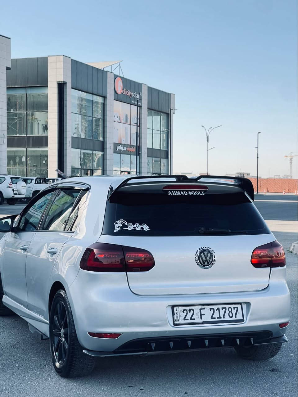 گۆڵف MK6 مۆدێل 2009 
رەنگ سلڤەر دوو پارچە بۆنیت چامڵخ سبووغە 
سوکان ڤۆلیۆم گێر عادی مەکینە 1.6 بێ تۆربۆ 
سەیارەکە کرایتە سپۆرت بەگ لایت ئاڕی لەسەرە تەبریت مەزبووتە سەیارەکە پشت و پێشی توندە هەموو شتی لەسەر دەقی بیلادیە 
نرخ 82$ مەجالەکی برایانەی تێدایە بۆ زانیاری زیاتر پەیوەندی بەم ژمارە تەلەفۆنەوە بکەن *********** Singapore
