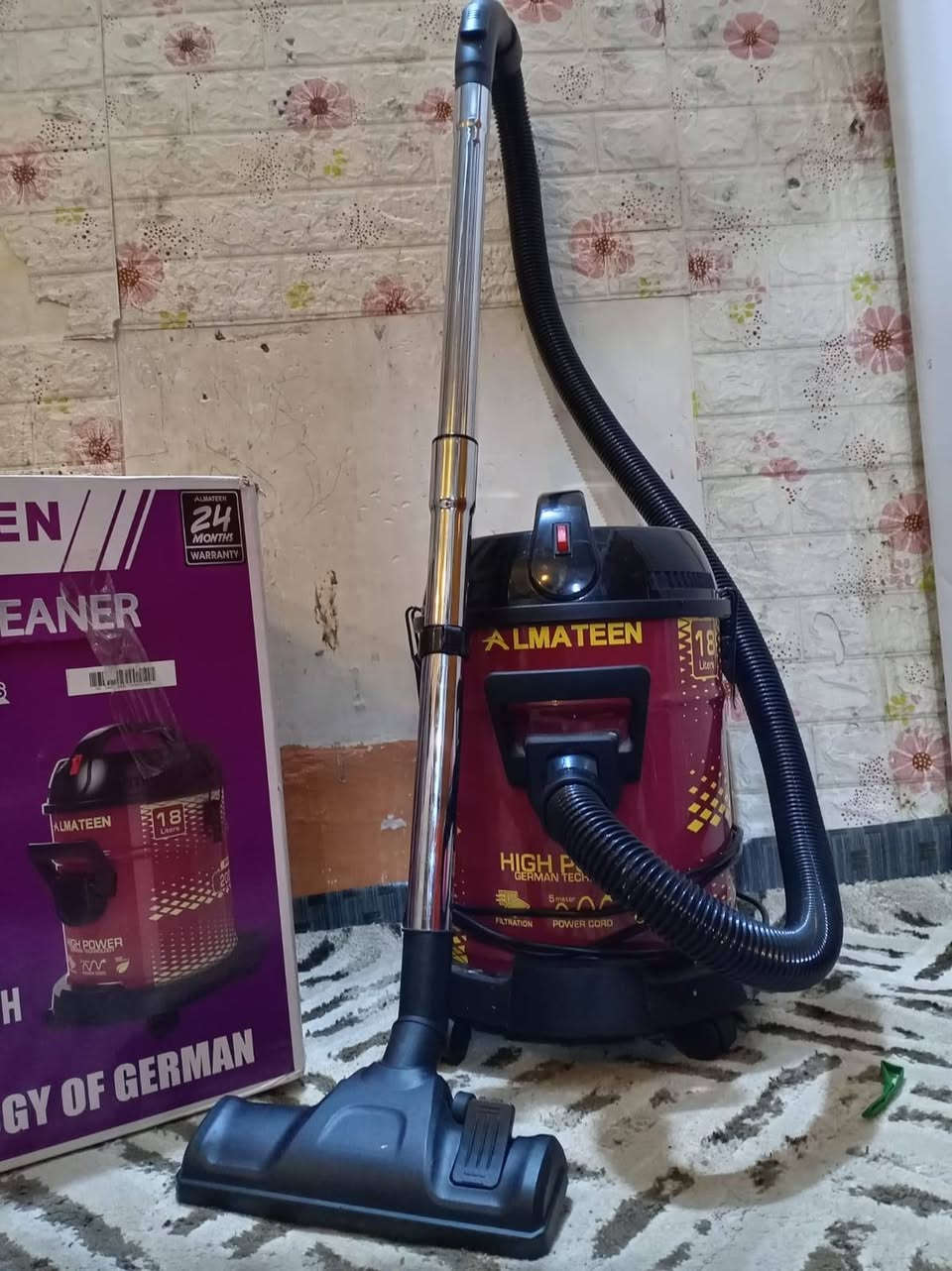 السلام عليكم مكنسه كهربائيه جديد صارلهه اسبوعين للبيع ***********
