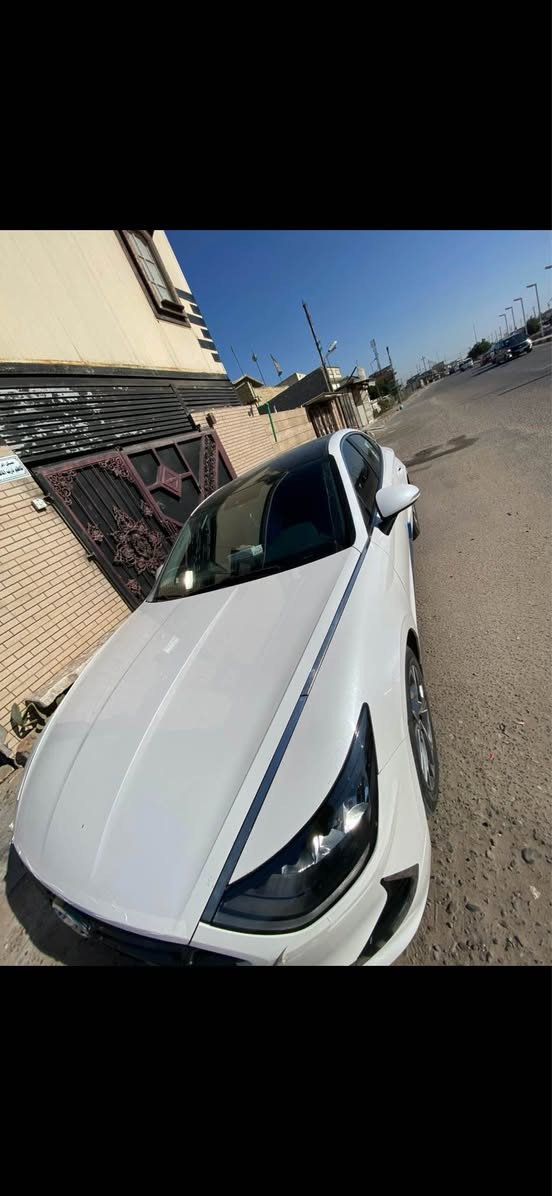 السياره خليجيجه موصفات عاديه بيها ويل كب حديث رادار مكينه 2500 
ضربتها طخه بلجاملغ والباب رجعتها ؏ البارد وبيها ملاحظات رصعات 
مكينه مفتوحة بس كلش حلوه ترايك لاربيل كير كفاله 
مال طالب ماتشتغل ابد
مراوس فقط 
كشنات برتقالي 
شاشه 
البانوراما انـةَ مسويها
للاستفسار *********** Singapore
