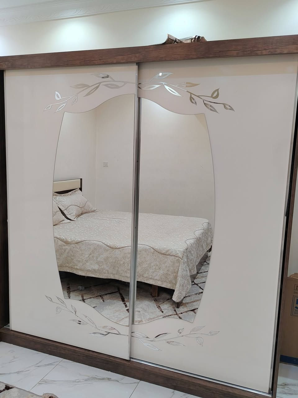 سلام عليكم غرفة نوم للبيع ٧سبع قطع الغرف اخوه الجديد نظيف كلش مطلوب عليها ٣٥٠الف وابيها مجال الي يحب يتواصل على رقم *********** غير متواجد على فيس
