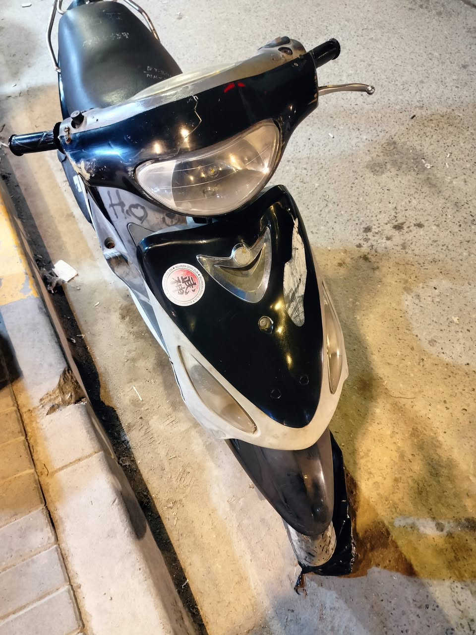 دراجه ياماها ماكس قجمه كفرات ختم واحد بلاد دراجة نظيفه استخدام شخصي قليل مكينة مجفته تجفيت اصلي درجة اولى شرط الفحص وشرط الشلعه والمعدل السعر 600 الف بيع فقط بدون مراوس مكاني البصرة الزبير شراي يتصل وبالخدمه ***********
